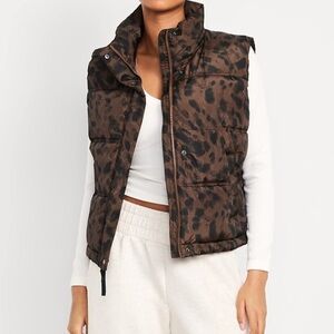 Old Navy Plus Sz Water-Resistant Puffer Vest with a leopard print pattern- Sz 3x
